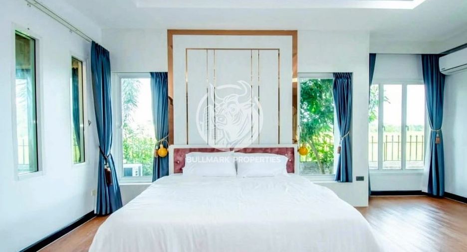 Casa en alquiler y en venta de 4 habitaciones en Bang Lamung, Chonburi