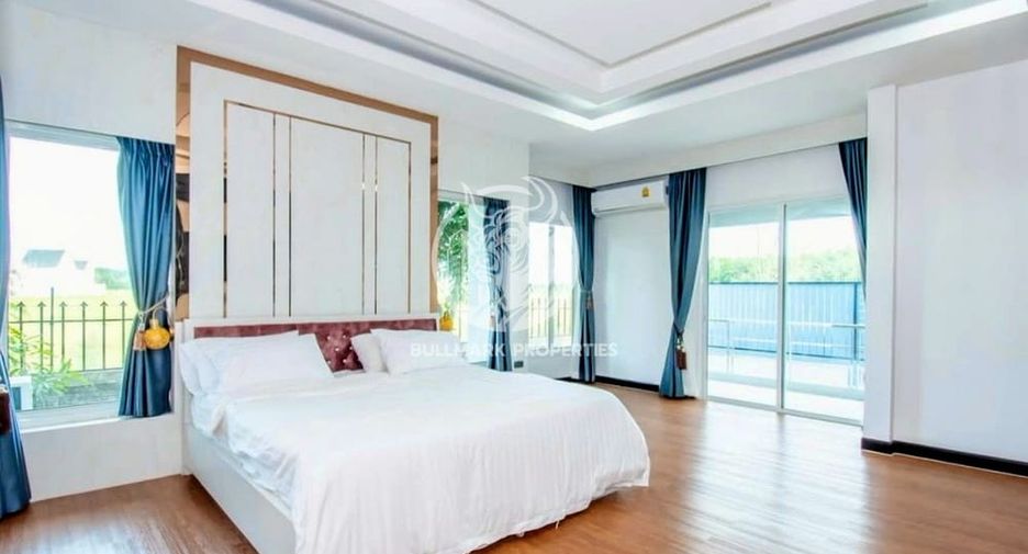 Casa en alquiler y en venta de 4 habitaciones en Bang Lamung, Chonburi