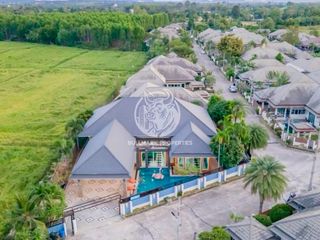 Haus zur Miete und zum Kauf mit 4 Zimmer in Bang Lamung, Chonburi