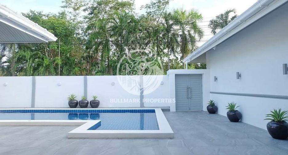 Villa en alquiler de 3 habitaciones en Bang Lamung, Chonburi