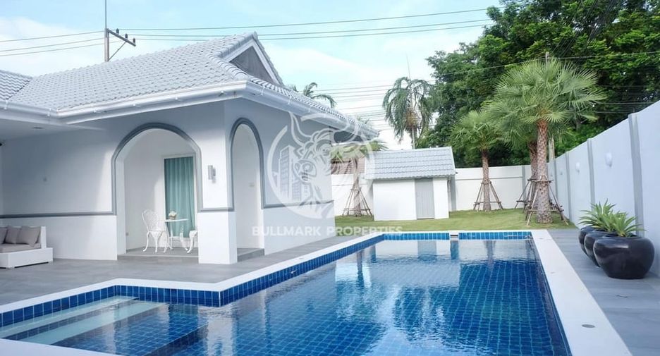 Villa en alquiler de 3 habitaciones en Bang Lamung, Chonburi