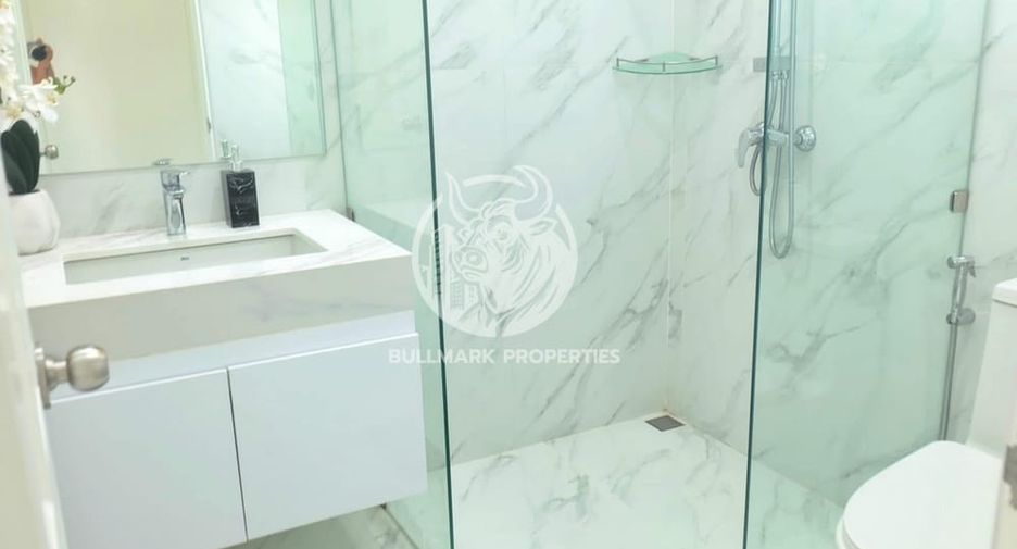 Villa en alquiler de 3 habitaciones en Bang Lamung, Chonburi