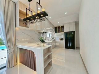 出租 和 出售 4 卧室 独立屋 在 Bang Lamung, Chon Buri