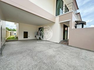 Haus zur Miete mit 4 Zimmer in Bang Lamung, Chonburi
