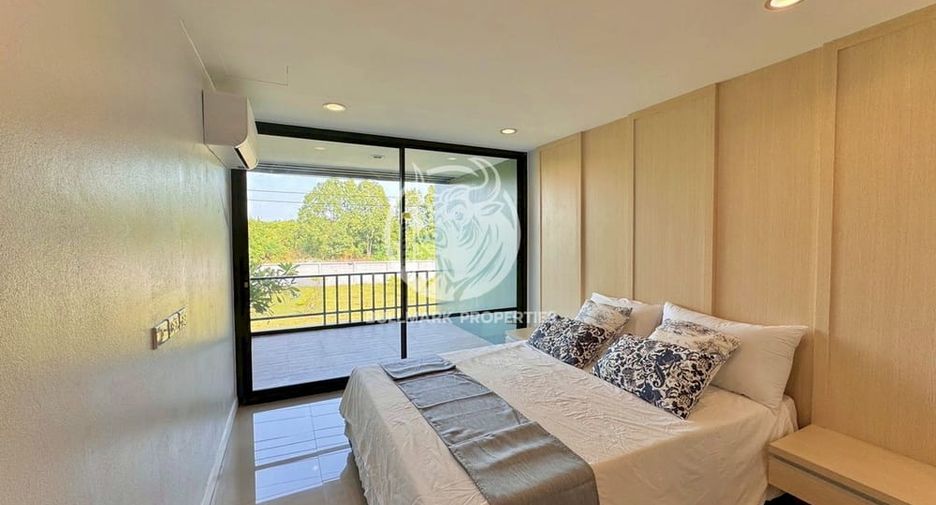 Casa en alquiler de 3 habitaciones en Bang Lamung, Chonburi