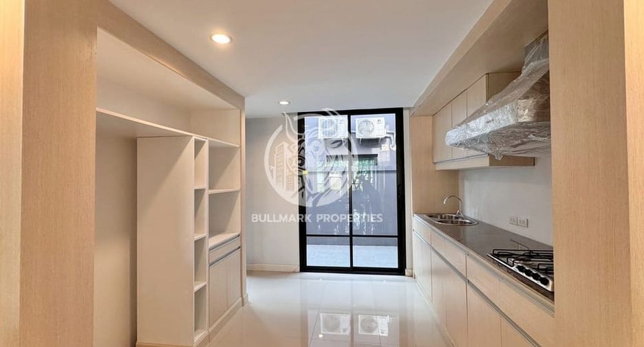 Casa en alquiler de 3 habitaciones en Bang Lamung, Chonburi