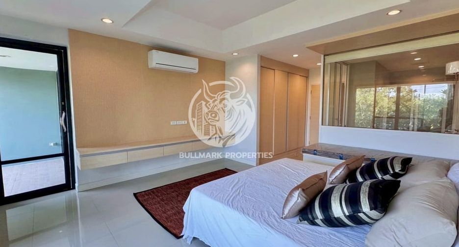 Casa en alquiler de 3 habitaciones en Bang Lamung, Chonburi