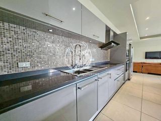 Villa en alquiler de 3 habitaciones en Bang Lamung, Chonburi