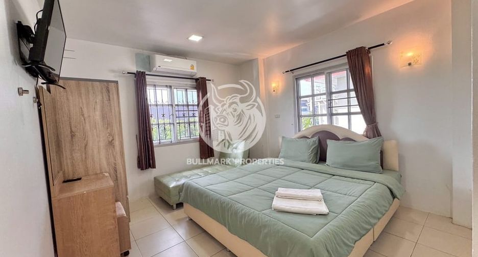 For rent 8 bedrooms villa in Bang Lamung, Chonburi