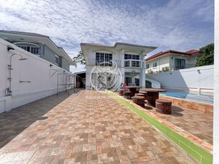 Villa en alquiler de 8 habitaciones en Bang Lamung, Chonburi