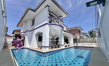 For rent 6 bedrooms villa in Bang Lamung, Chonburi