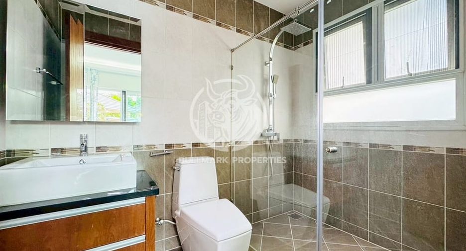 For rent 4 bedrooms house in Bang Lamung, Chonburi