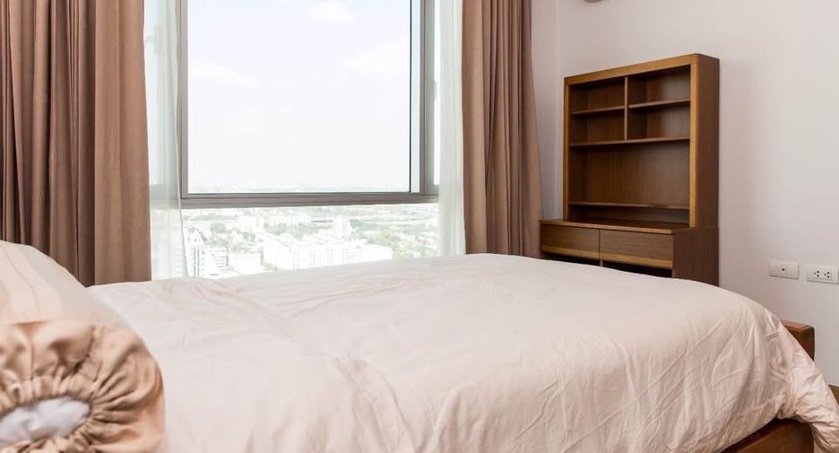 For rent 2 bedrooms condo in Watthana, Bangkok
