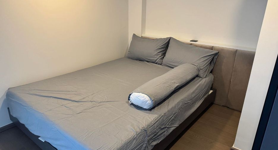 For rent 2 bedrooms condo in Bang Rak, Bangkok