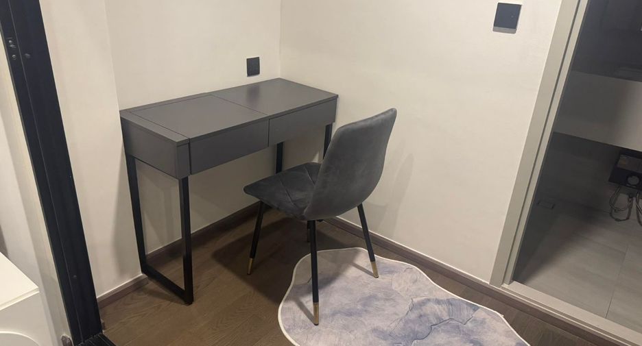 For rent 2 bedrooms condo in Bang Rak, Bangkok