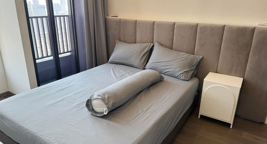 For rent 2 bedrooms condo in Bang Rak, Bangkok