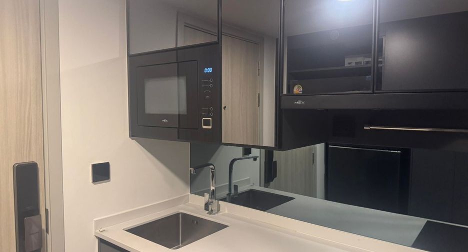 For rent 2 bedrooms condo in Bang Rak, Bangkok