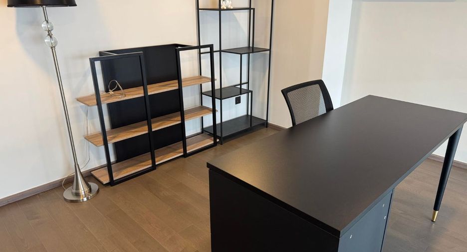 For rent 2 bedrooms condo in Bang Rak, Bangkok