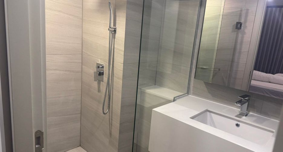 For rent 2 bedrooms condo in Bang Rak, Bangkok