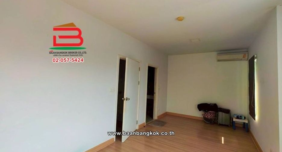 Reihenhaus zum Kauf mit 3 Zimmer in Bang Khen, Bangkok