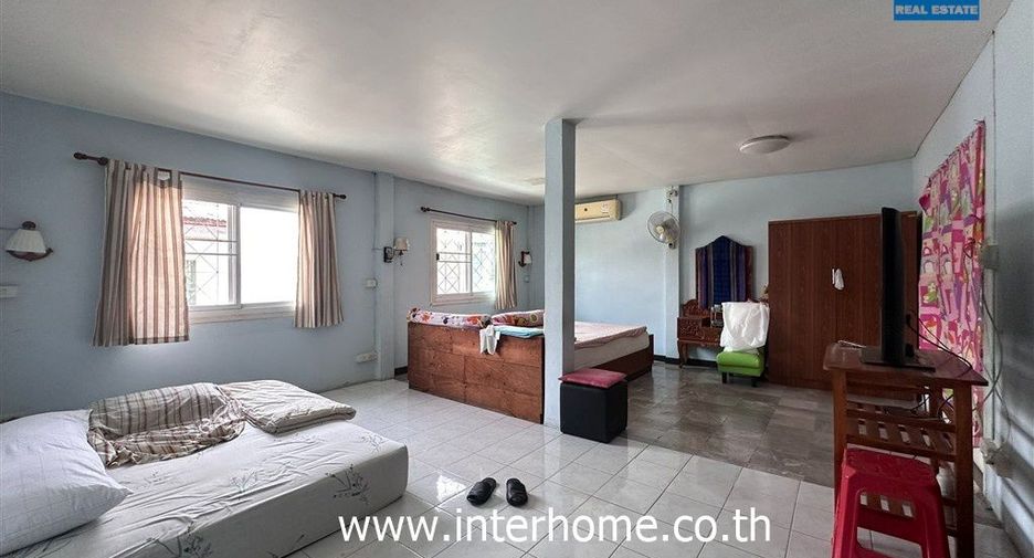 Reihenhaus zum Kauf mit 2 Zimmer in Khan Na Yao, Bangkok
