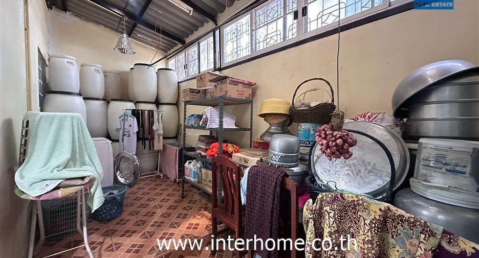 Reihenhaus zum Kauf mit 2 Zimmer in Khan Na Yao, Bangkok