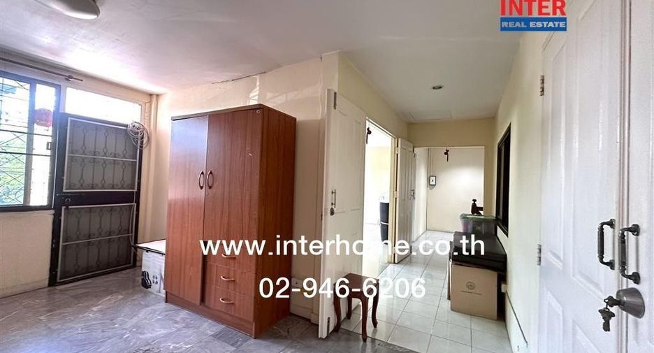 Reihenhaus zum Kauf mit 2 Zimmer in Khan Na Yao, Bangkok