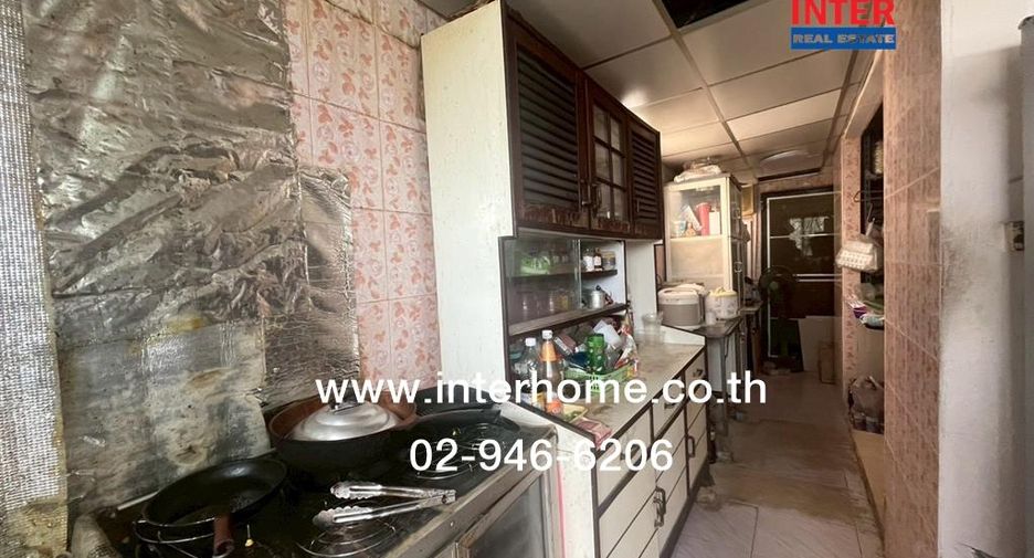 For sale 4 bedrooms house in Khan Na Yao, Bangkok