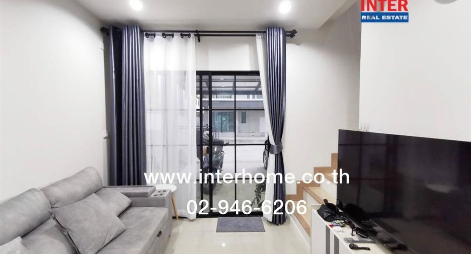 Продажа 4 спальни таунхаус в Sai Noi, Нонтабури