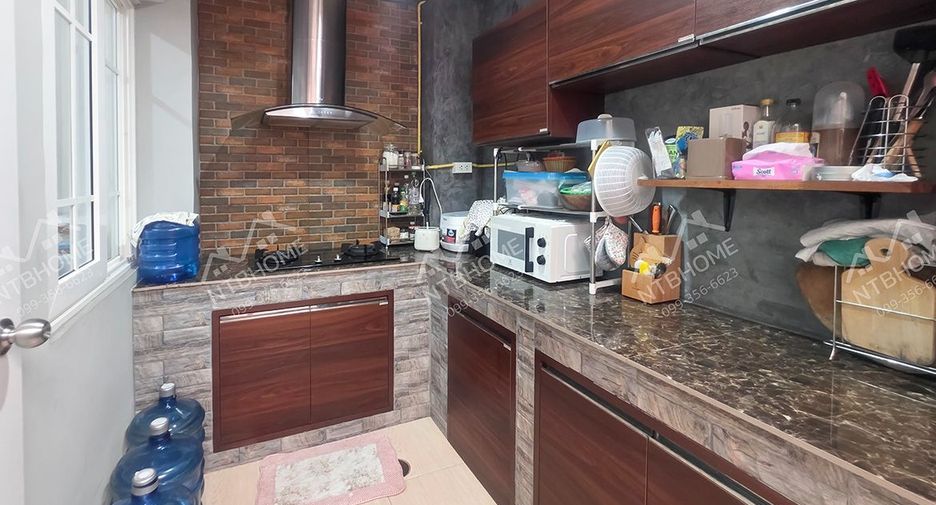 For sale 3 bedrooms townhouse in Mueang Nonthaburi, Nonthaburi