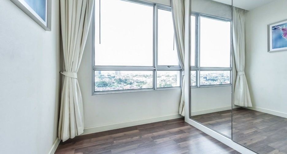For rent 2 bedrooms condo in Thon Buri, Bangkok