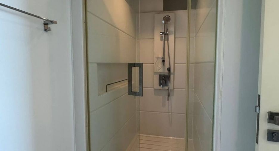 For rent 2 bedrooms condo in Thon Buri, Bangkok