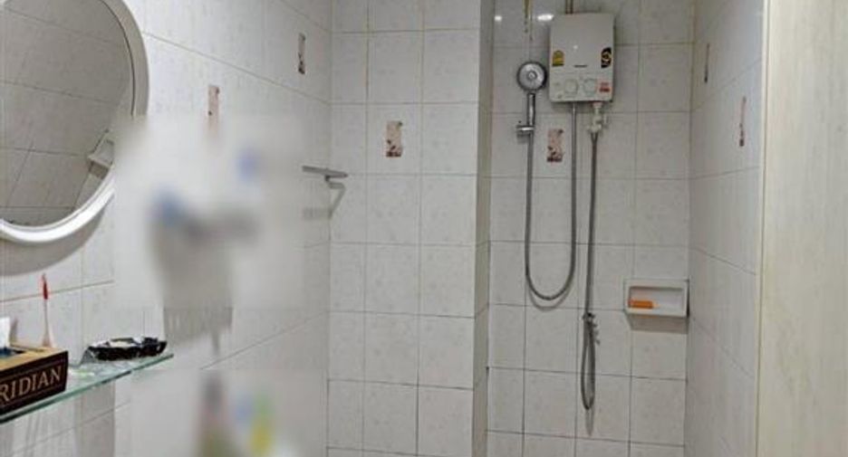 For sale 4 bedrooms retail Space in Khlong Sam Wa, Bangkok