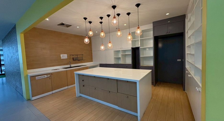 For rent office in Khlong Toei, Bangkok