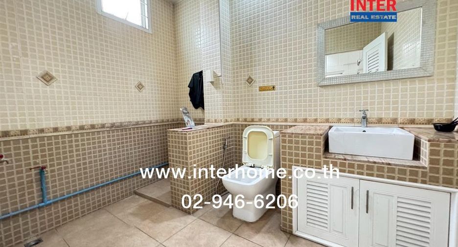 For sale 4 bedrooms retail Space in Bang Khae, Bangkok
