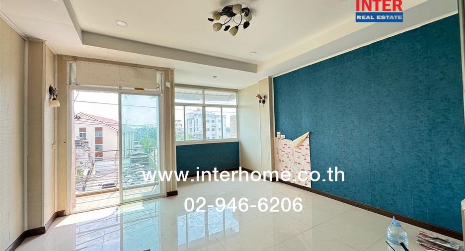 For sale 4 bedrooms retail Space in Bang Khae, Bangkok