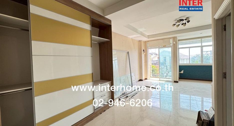 For sale 4 bedrooms retail Space in Bang Khae, Bangkok