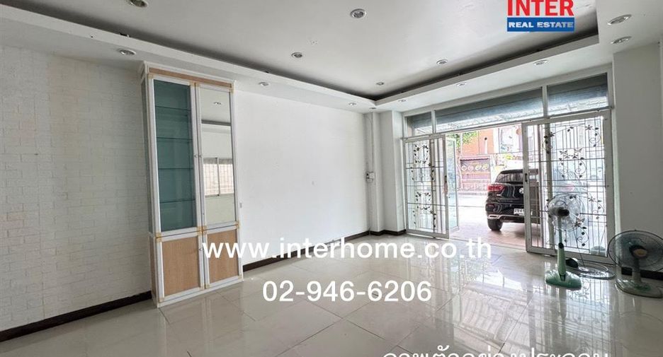 For sale 4 bedrooms retail Space in Bang Khae, Bangkok