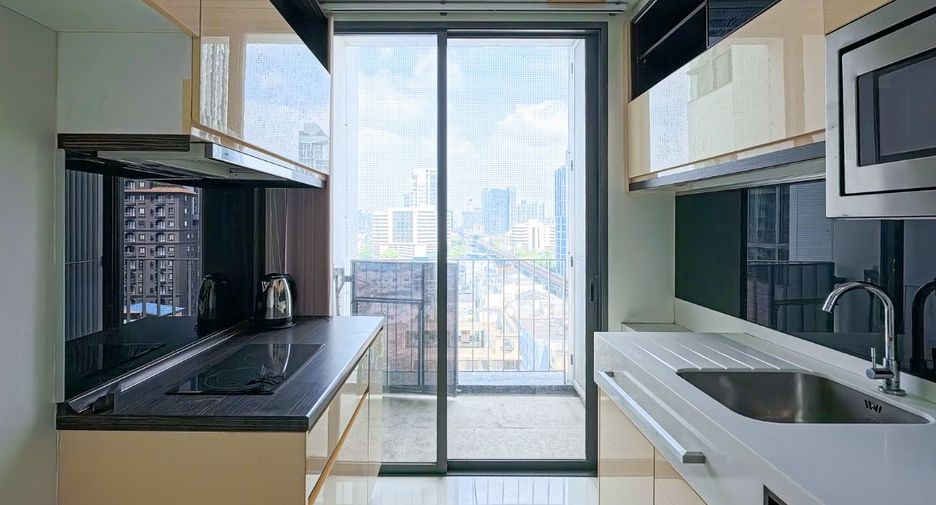 For sale 1 bed condo in Phra Khanong, Bangkok