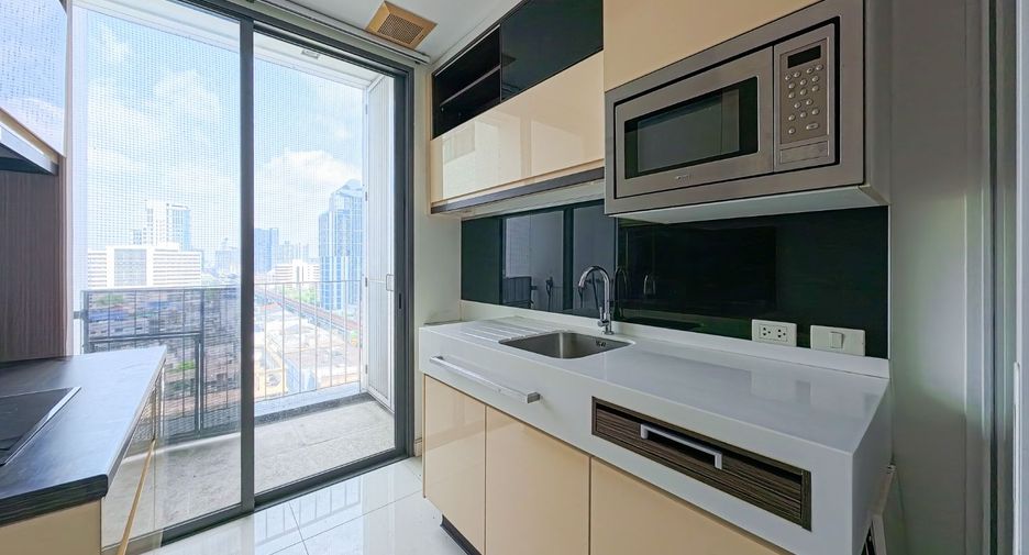 For sale 1 bed condo in Phra Khanong, Bangkok