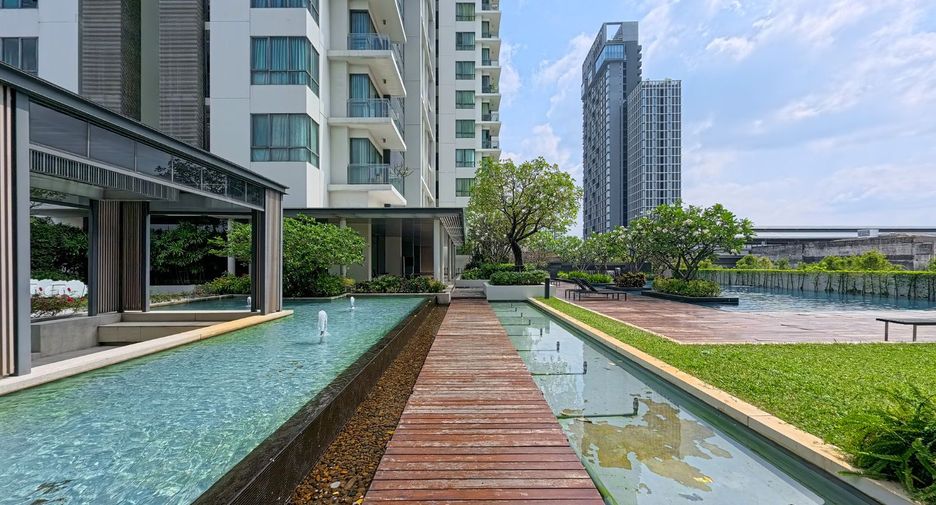 For sale 1 bed condo in Phra Khanong, Bangkok