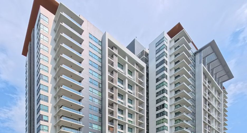 For sale 1 bed condo in Phra Khanong, Bangkok