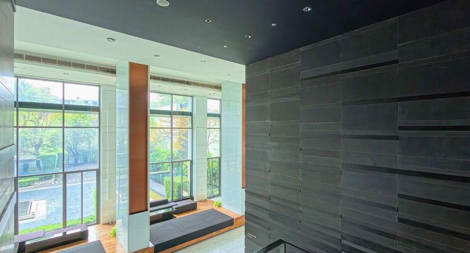 For sale 1 bed condo in Phra Khanong, Bangkok