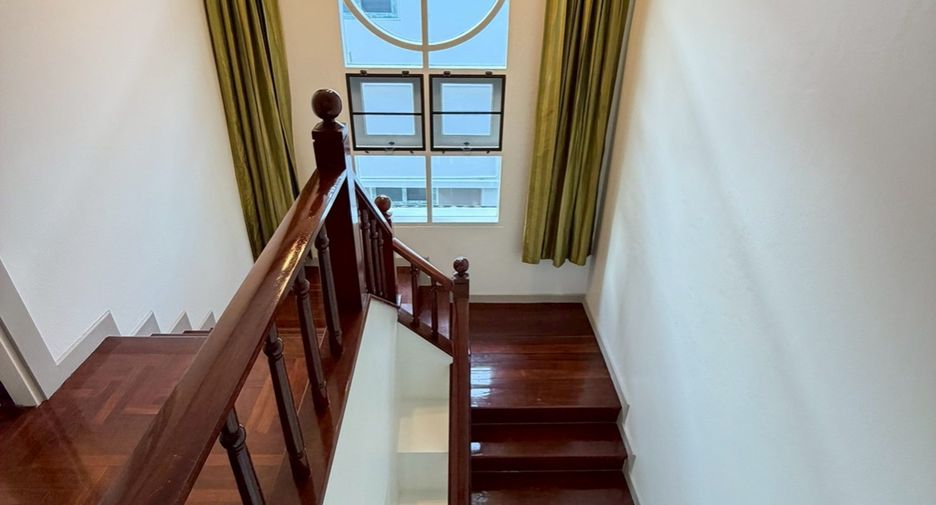 For rent 3 bedrooms house in Mueang Chiang Mai, Chiang Mai