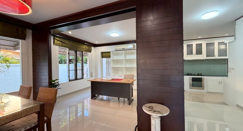 For rent 3 bedrooms house in Mueang Chiang Mai, Chiang Mai