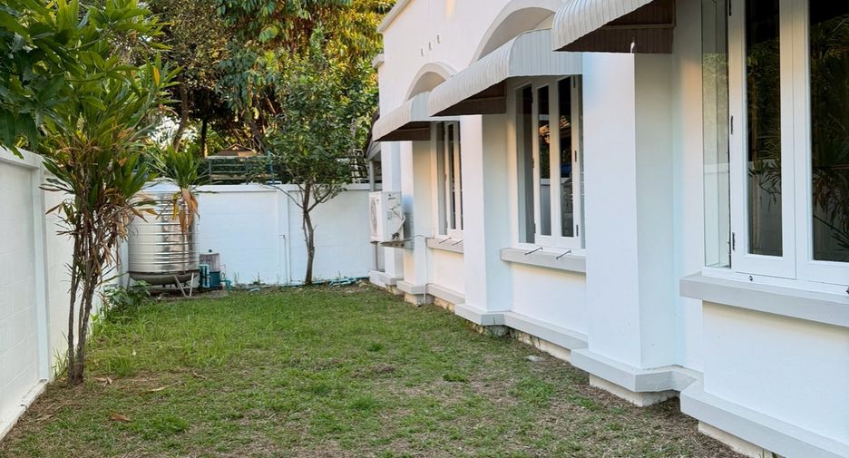 For rent 3 bedrooms house in Mueang Chiang Mai, Chiang Mai