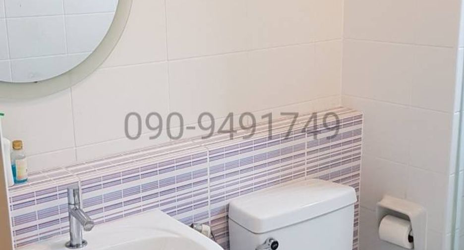 For rent 3 bedrooms townhouse in Saphan Sung, Bangkok