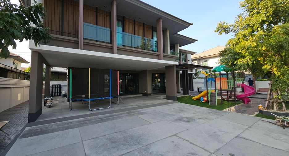 For sale 4 bedrooms house in Bang Sao Thong, Samut Prakan