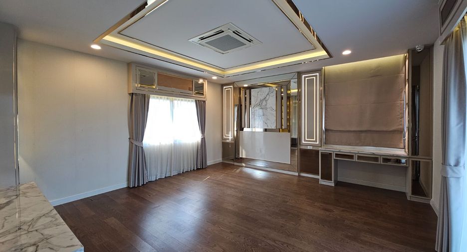 For sale 4 bedrooms house in Bang Sao Thong, Samut Prakan