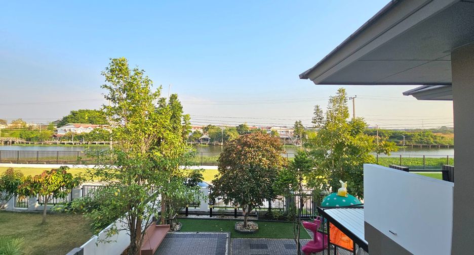 For sale 4 bedrooms house in Bang Sao Thong, Samut Prakan